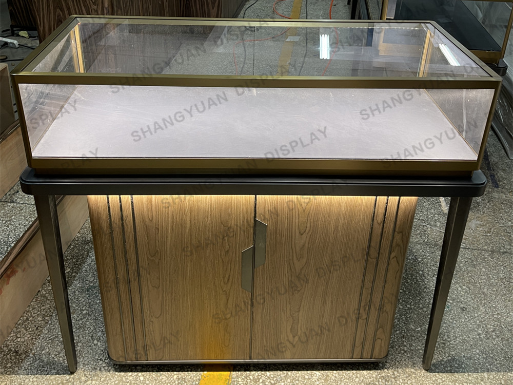 Luxury Jewelry Display Showcase