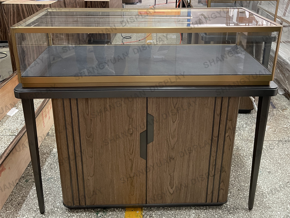 Luxury Jewelry Display Showcase