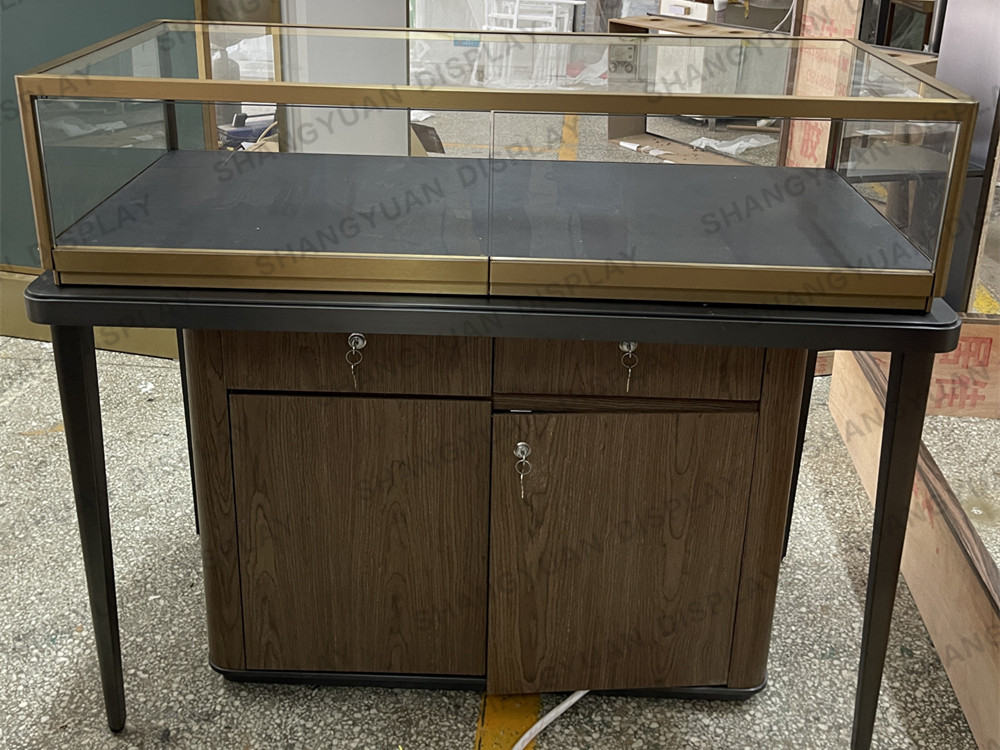 Luxury Jewelry Display Showcase