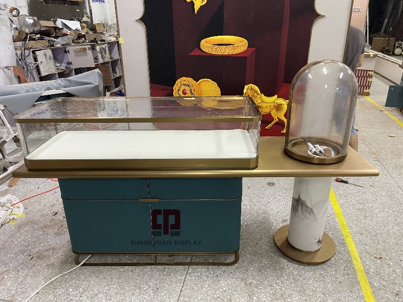 Stainless Steel Gold Jewelry Store Showcase