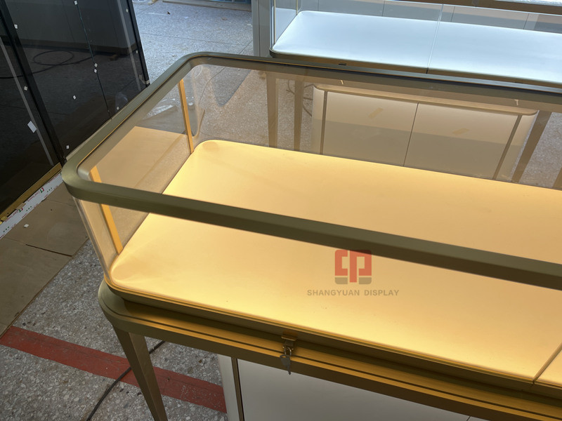 Diamond Supreme Luxury Jewelry Store Design