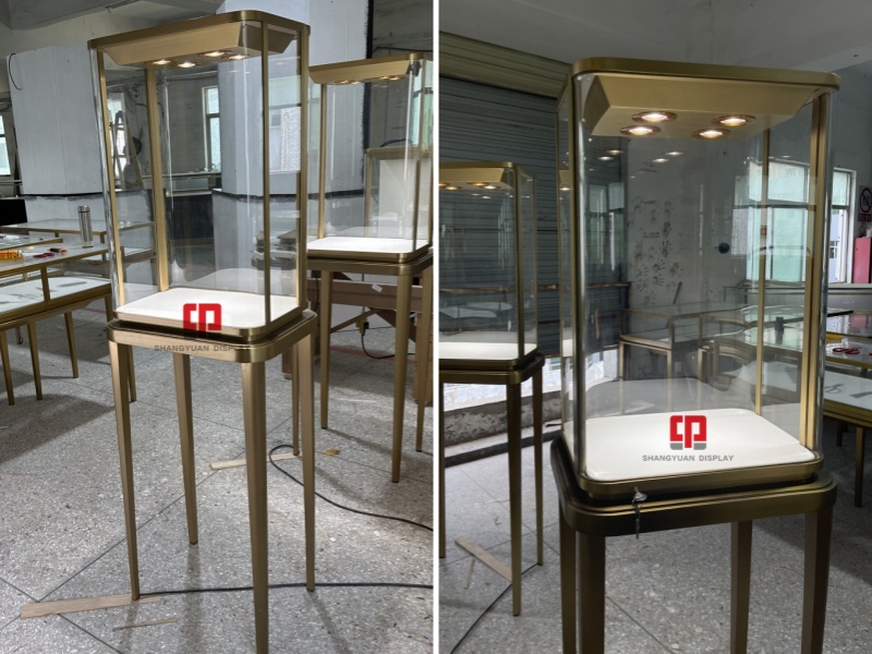 540 square feet Jewelry Showroom Design