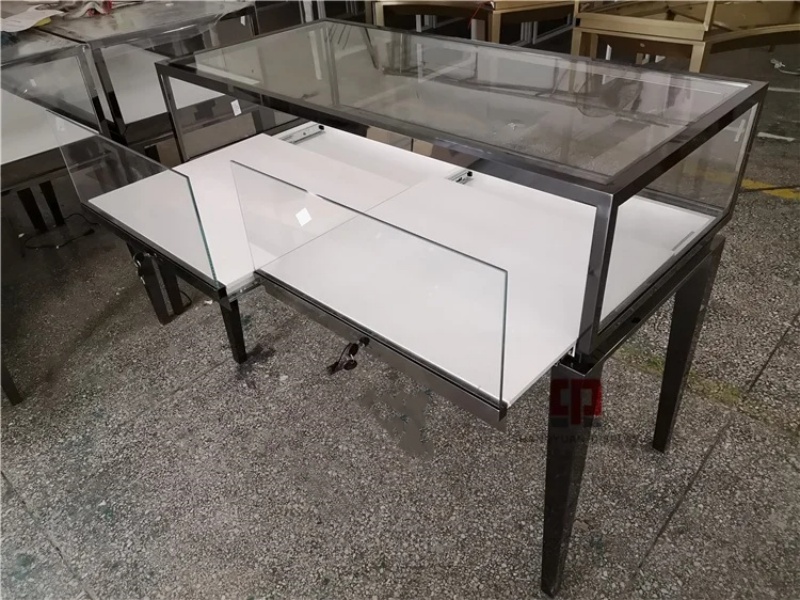 Black Metal Stainless Steel Flat Showcase