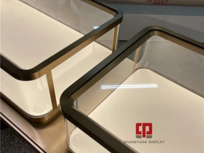 Luxury Glass Top Jewelry Display Case
