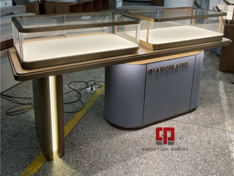 Luxury Glass Top Jewelry Display Case