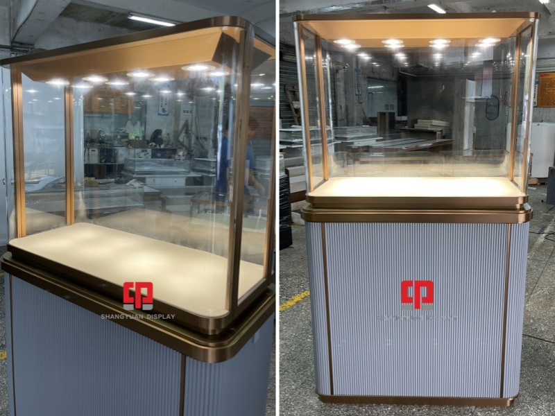 High-End Metal Jewelry Display High Cabinet