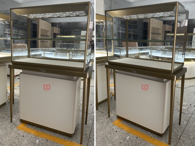 Luxurious Jewelry Store Showcases