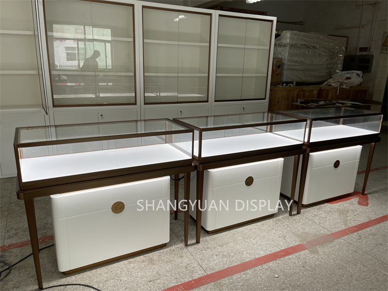 White Wooden Luxury Jewelry Display Cases