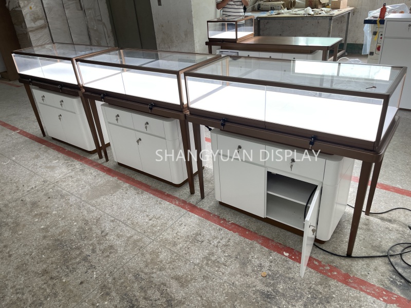 White Wooden Luxury Jewelry Display Cases