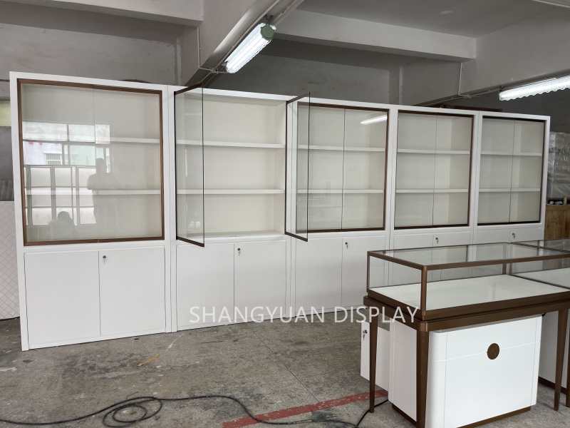 White Wooden Luxury Jewelry Display Cases