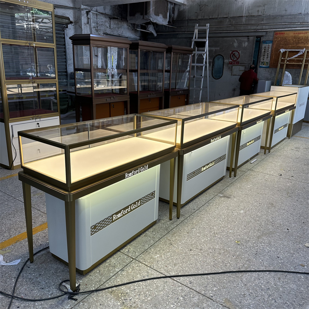 UK Luxury Jewelry Display Table for British Jewelers