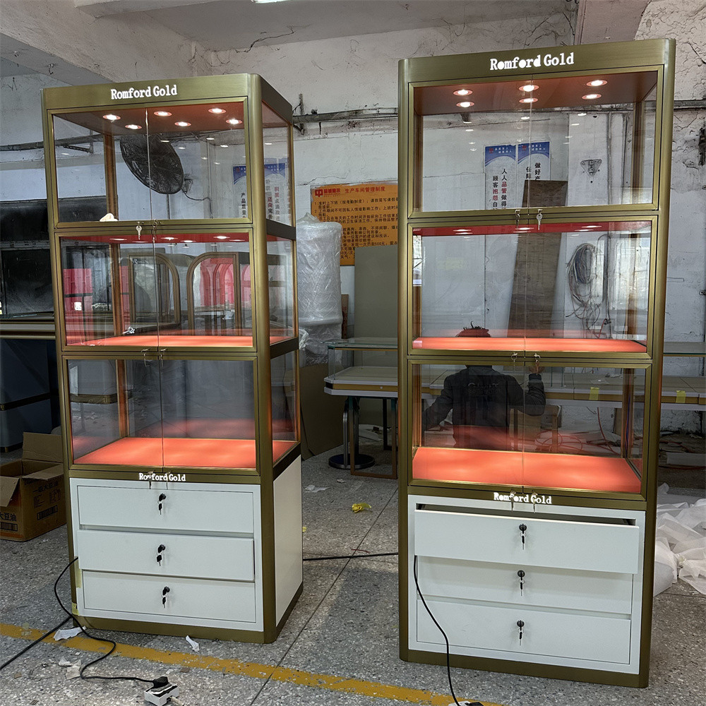 Jewelry Window Display Showcase