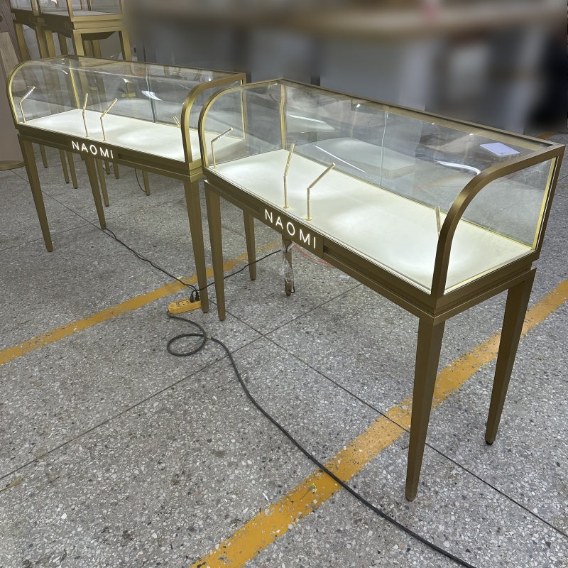 Jewellery Shop Showcase with Custom Design Options