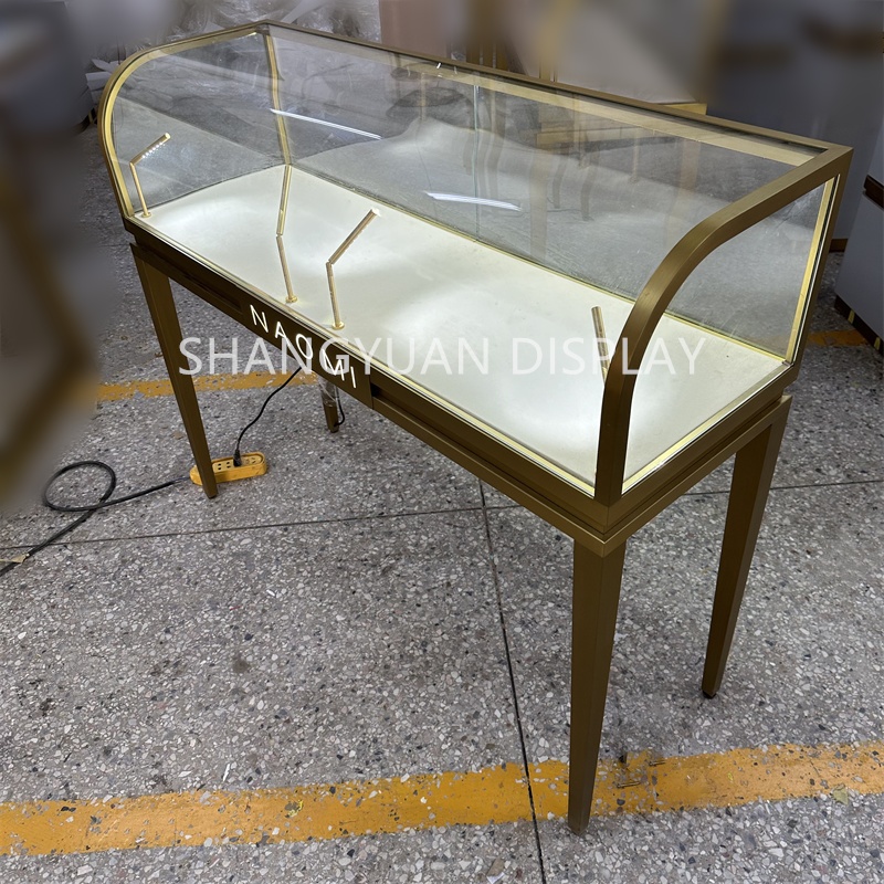 Jewellery Shop Showcase with Custom Design Options