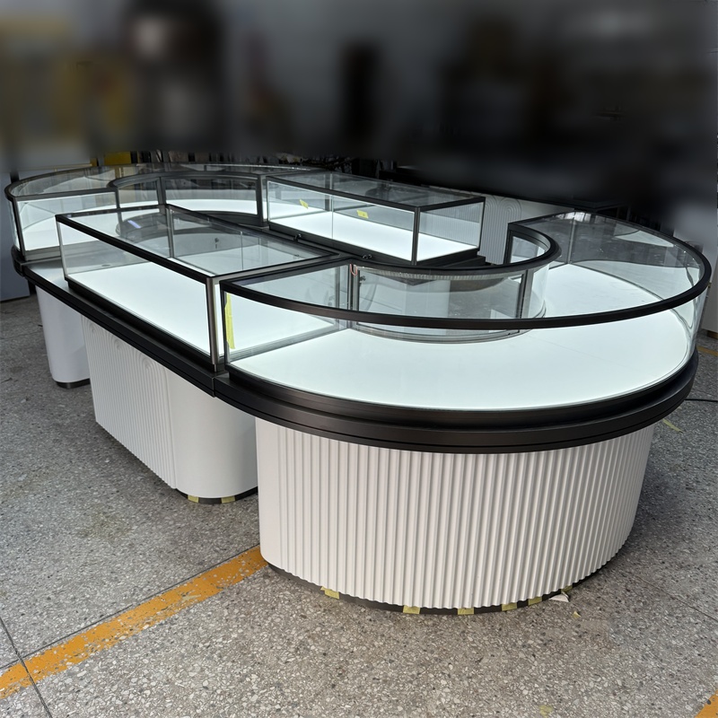 Round Island Jewelry Counter