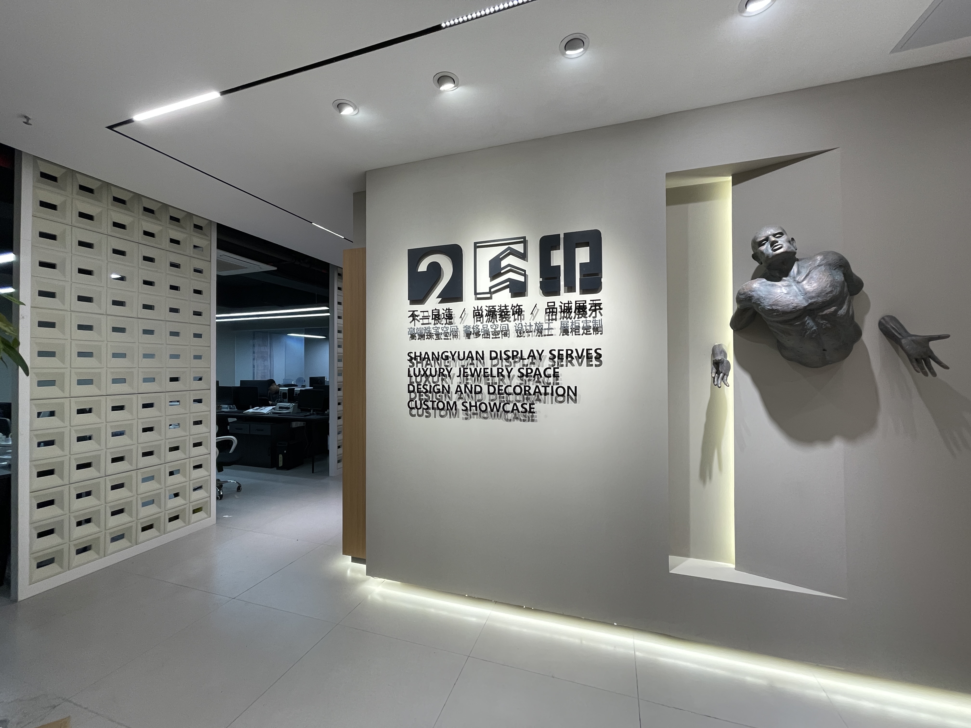 How to Choose a  Jewelry Showcase Manufacturers?