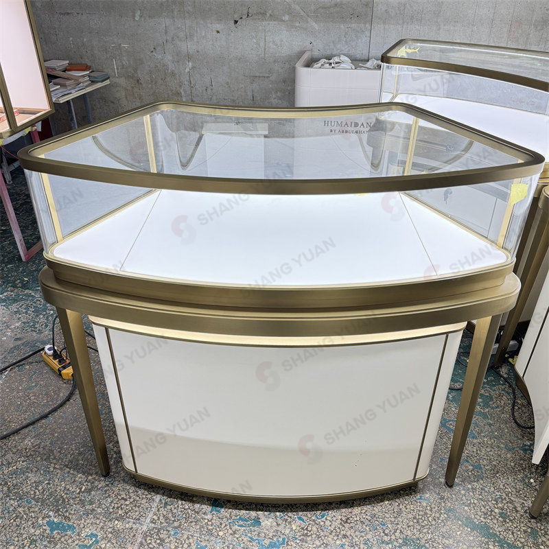 【Nigeria】Classic Curved Jewellery Display Counter: Exquisite Craftsmanship to Highlight Jewel Brilliancy