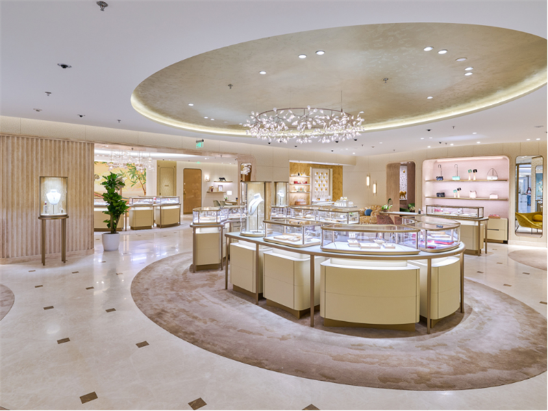 French Style Meets Nanjing Cartier’s New IFC Boutique Opens with Great Jewelry Showcase Display