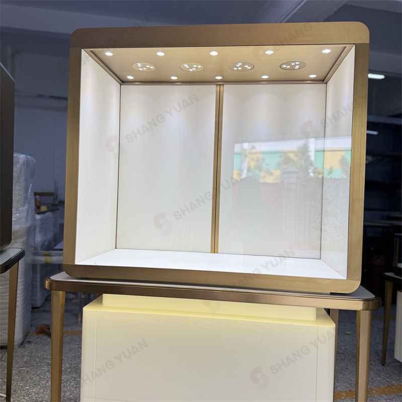 Timeless Classic Design: Luxury Jewelry Store Window Display Showcase