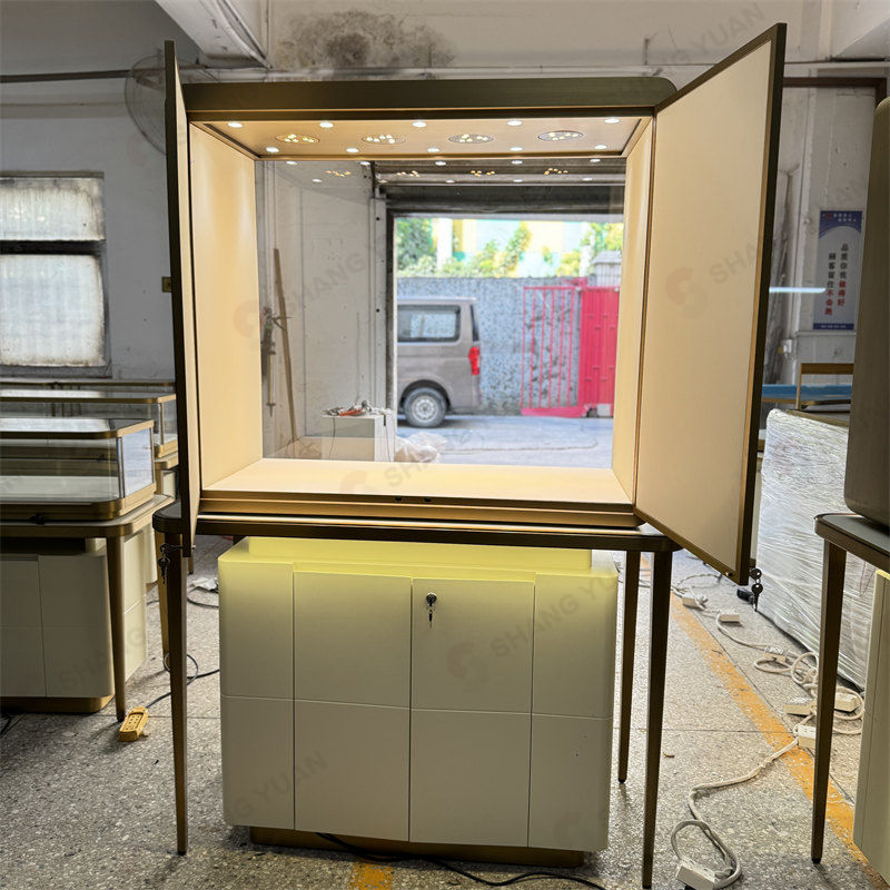 Timeless Classic Design: Luxury Jewelry Store Window Display Showcase