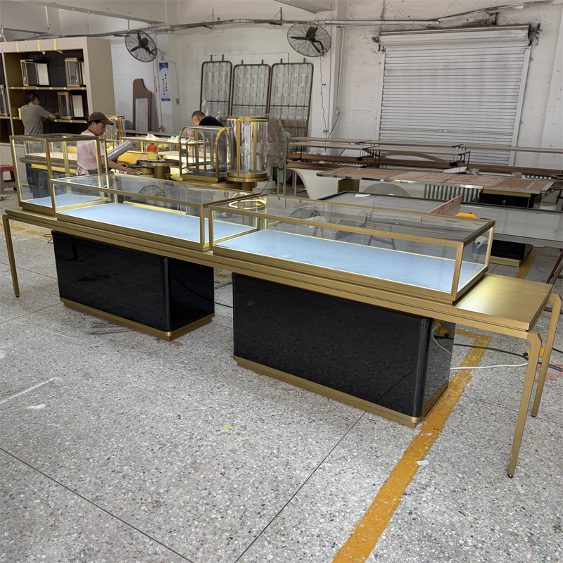 Countertop Jewelry Display Cases: Metal-Top Elegance for Your Gems
