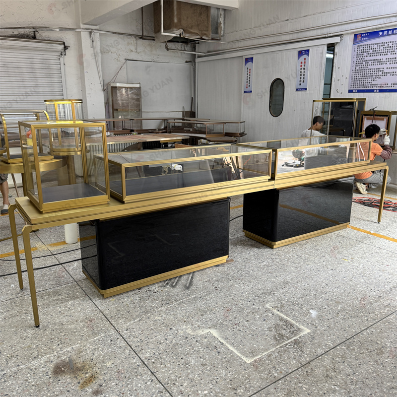 Countertop Jewelry Display Cases: Metal-Top Elegance for Your Gems