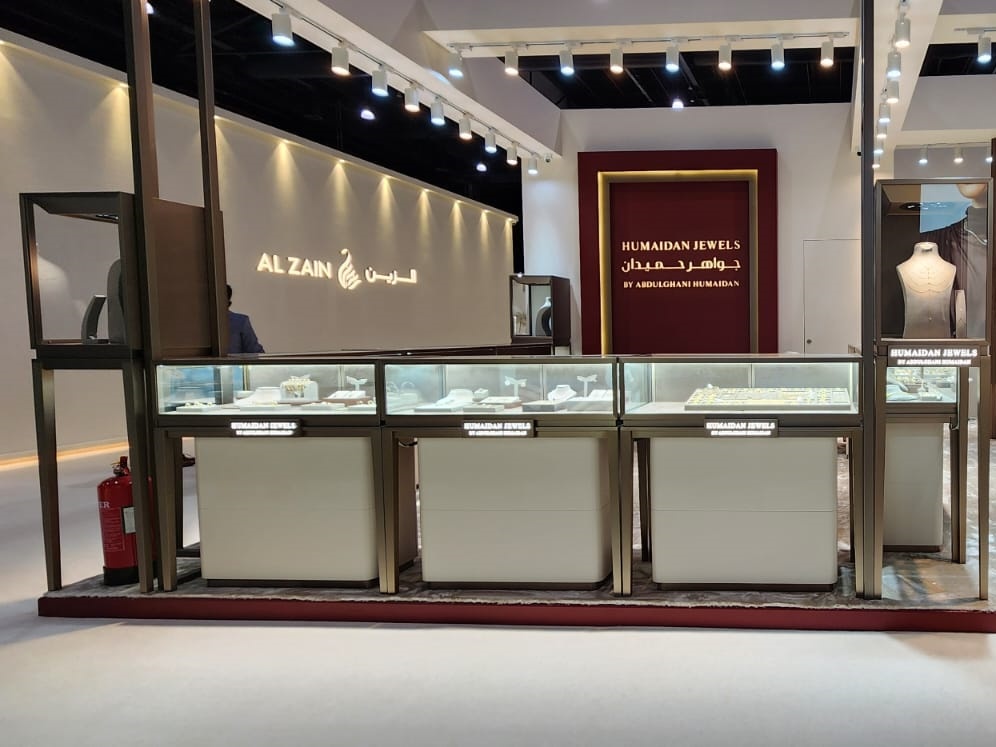SHANGYUAN DELIVERS: Bespoke Jewelry Counter Display Cases Elevate Brands at Jewellery Arabia 2025