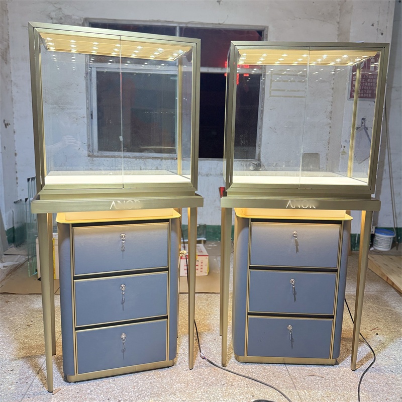 Luxury Gold Stainless Steel Retail Jewelry Display Cases
