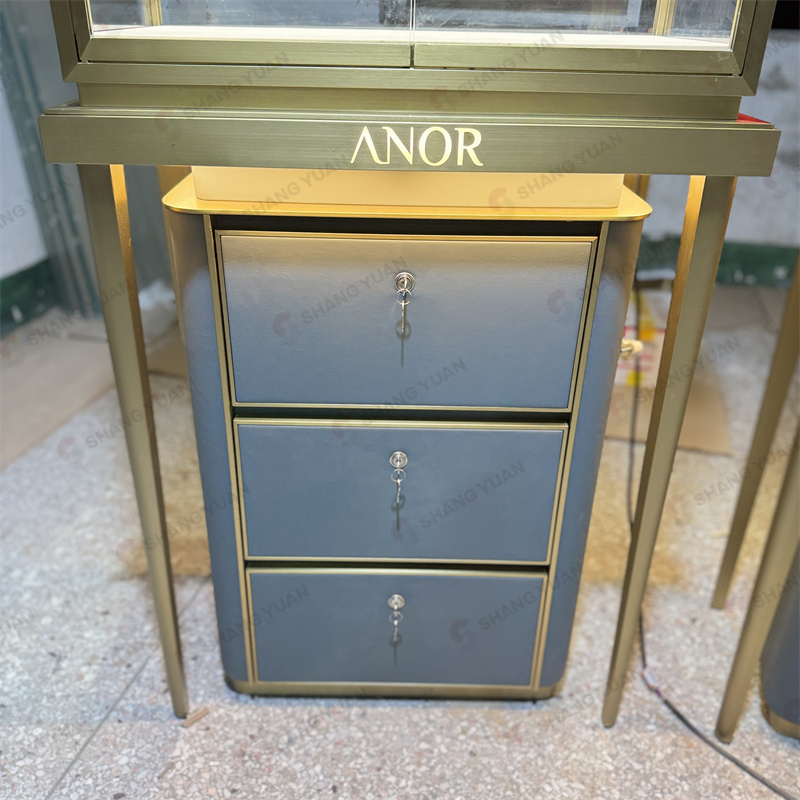 Luxury Gold Stainless Steel Retail Jewelry Display Cases