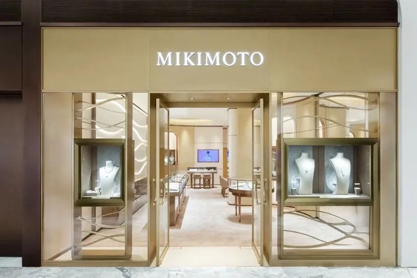 MIKIMOTO Pearl Displays: High-End Interior Design for Jewelry Stores